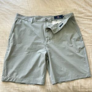 Men’s vineyard vines shorts